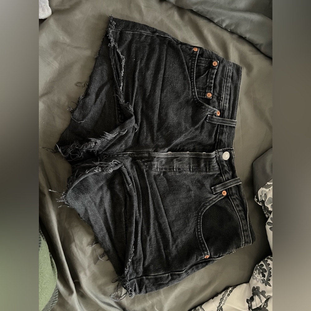 levi’s shorts - Picture 2 of 4
